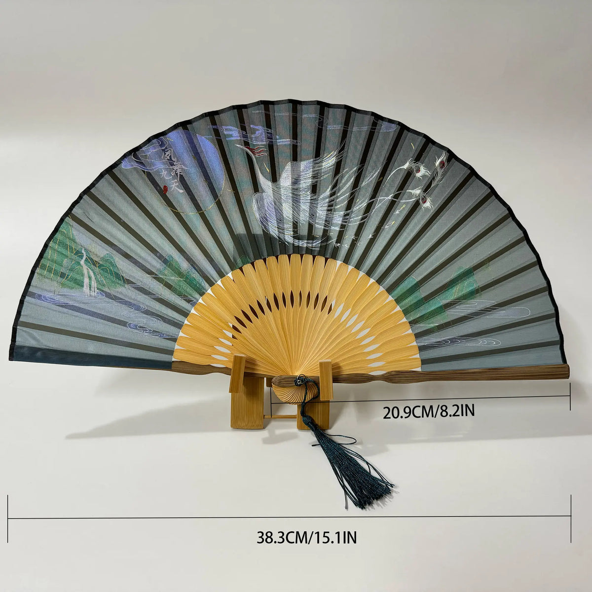 A Chinese silk phoenix folding fan is displayed on a fan stand, with the size number indicated in the picture.